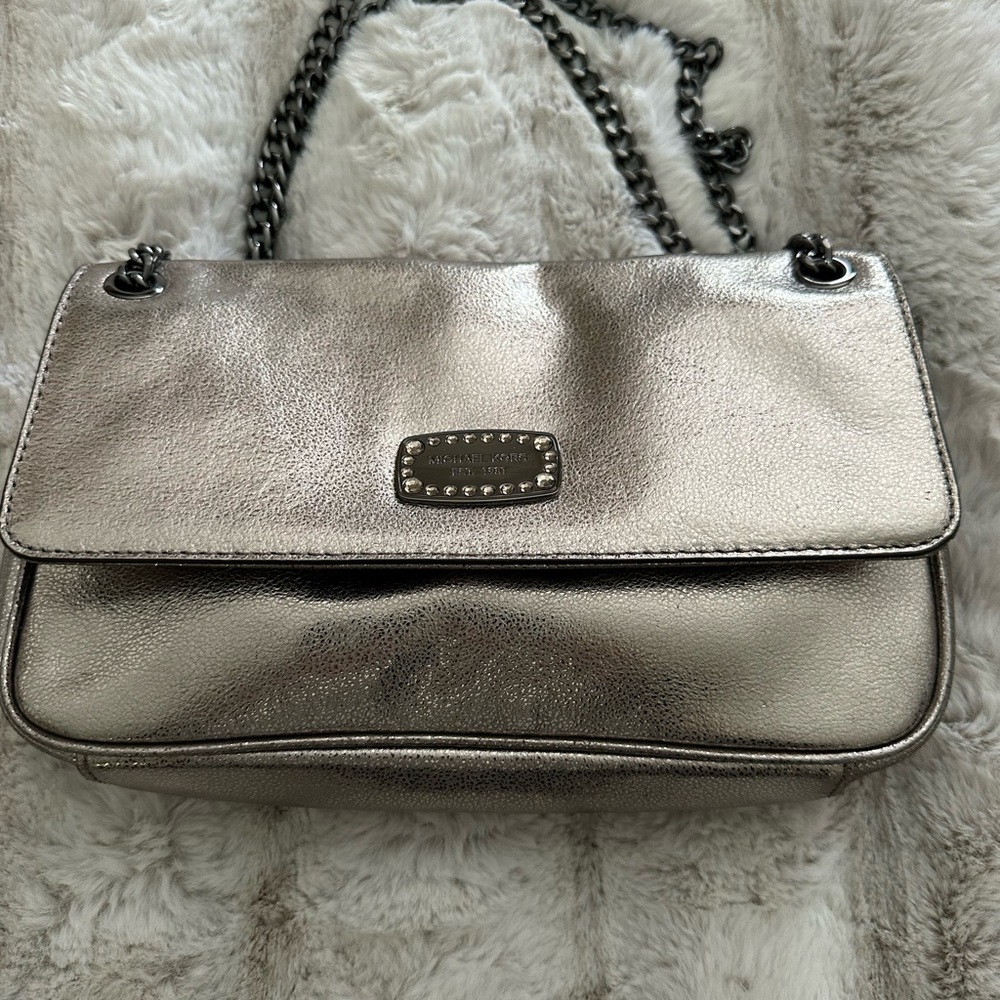 NEW Michael Kors genuine leather silver color logo purse